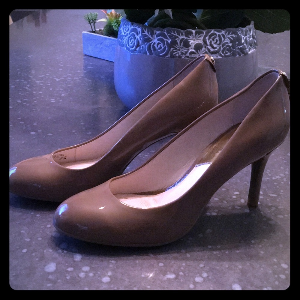 MICHAEL KORS PATENT LEATHER HEELS